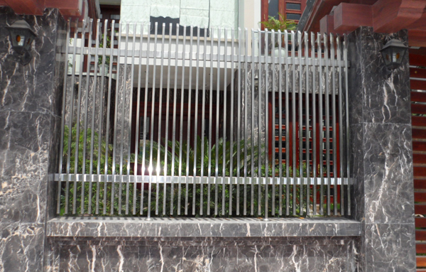 Lý do hàng rào inox được ưa chuộng hơn các vật liệu xây dựng khác 